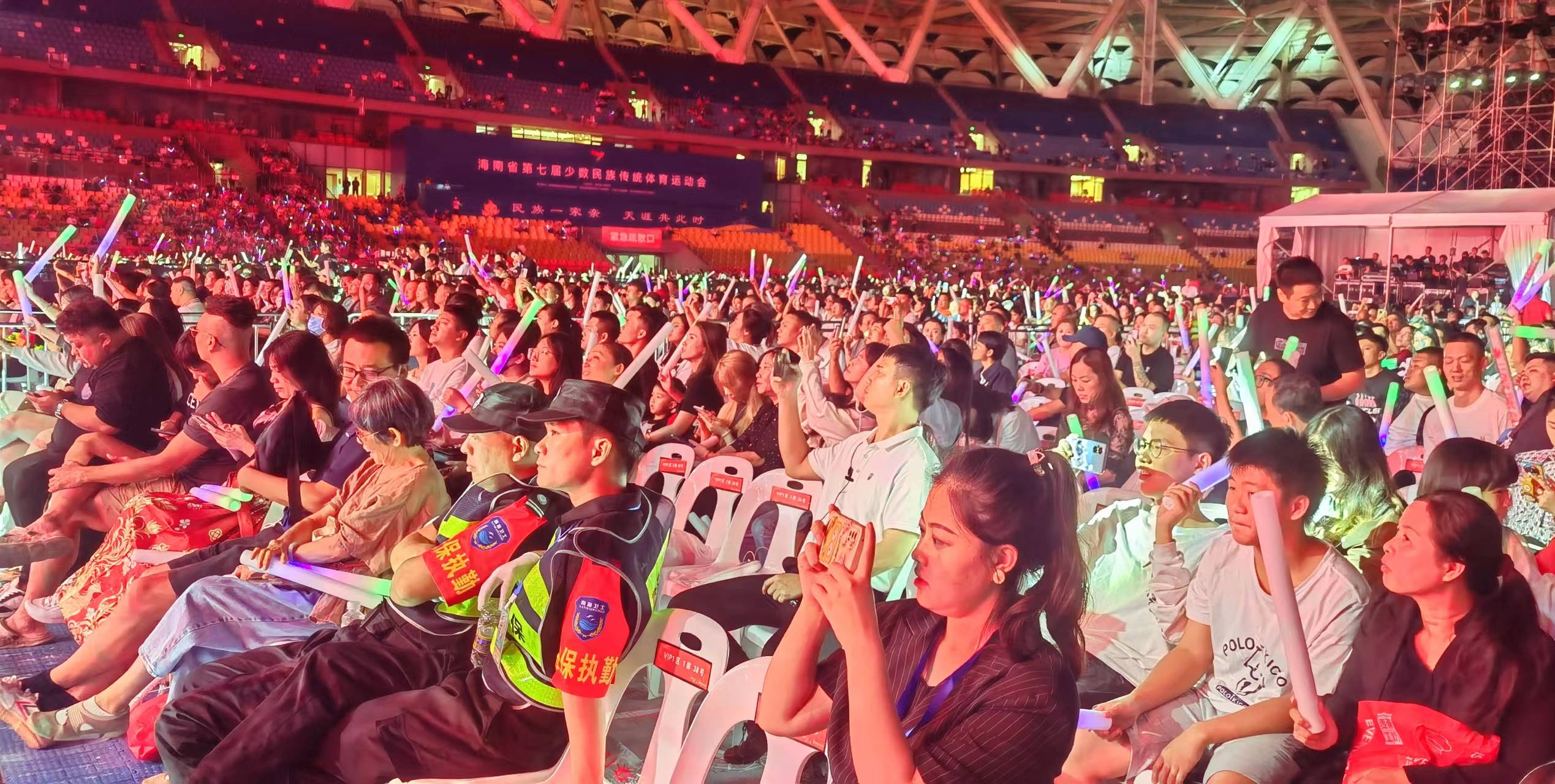 爱游戏在线登录-观众热情高涨，现场气氛热烈到极致的简单介绍