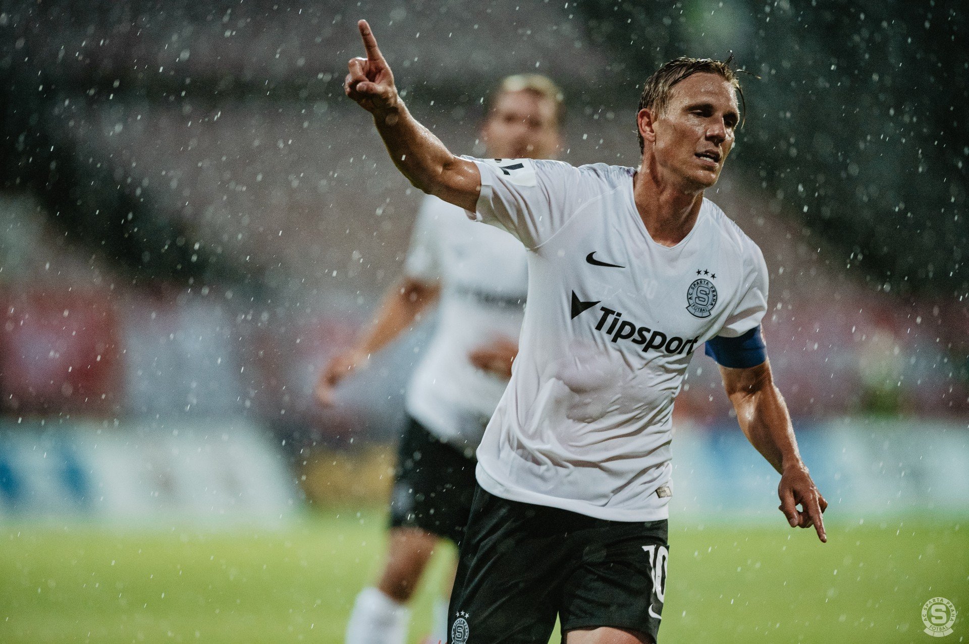 爱游戏官方入口-包含捷克国脚备战调整状态，准备在比赛中发挥最佳的词条