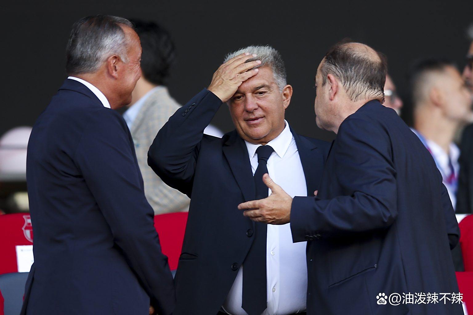 巴塞罗那遭遇困境,球迷担心球队前景的简单介绍 巴塞罗那遭遇困境,球迷担心球队前景的简单介绍