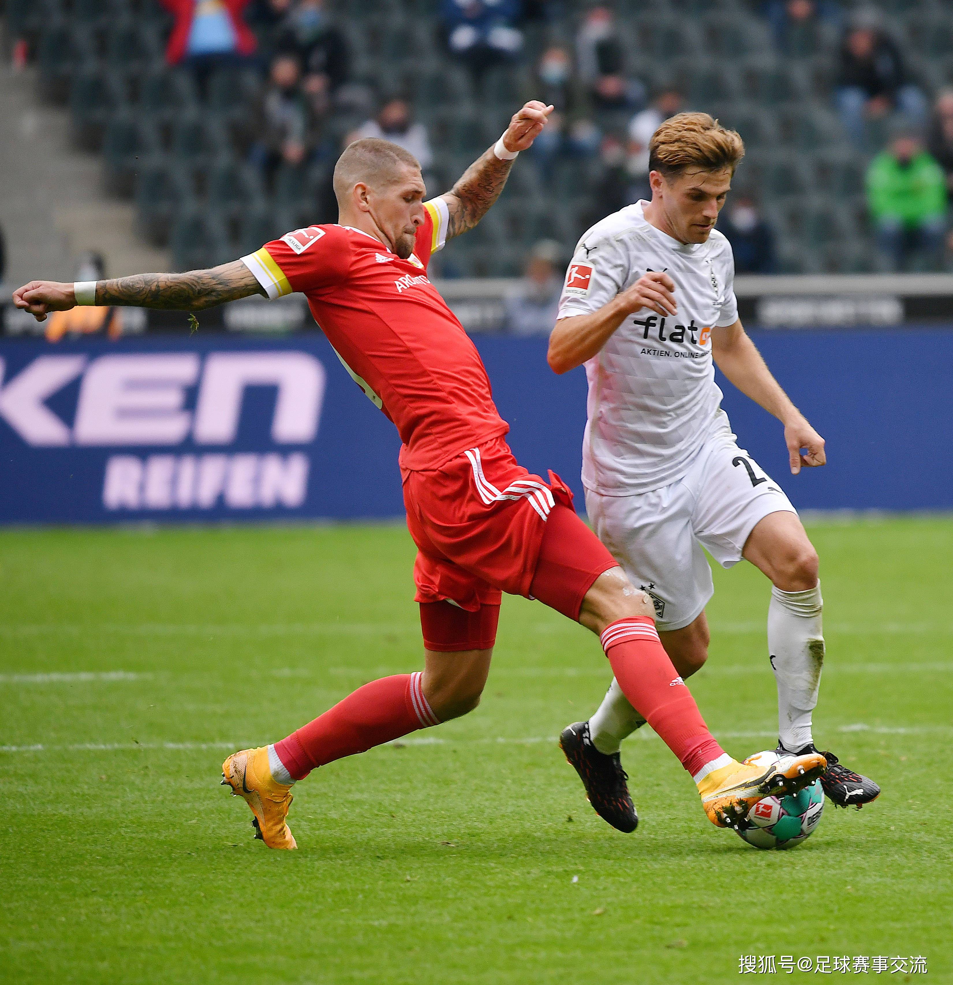 关于沃尔夫斯堡客场胜出，领先对手一步的信息