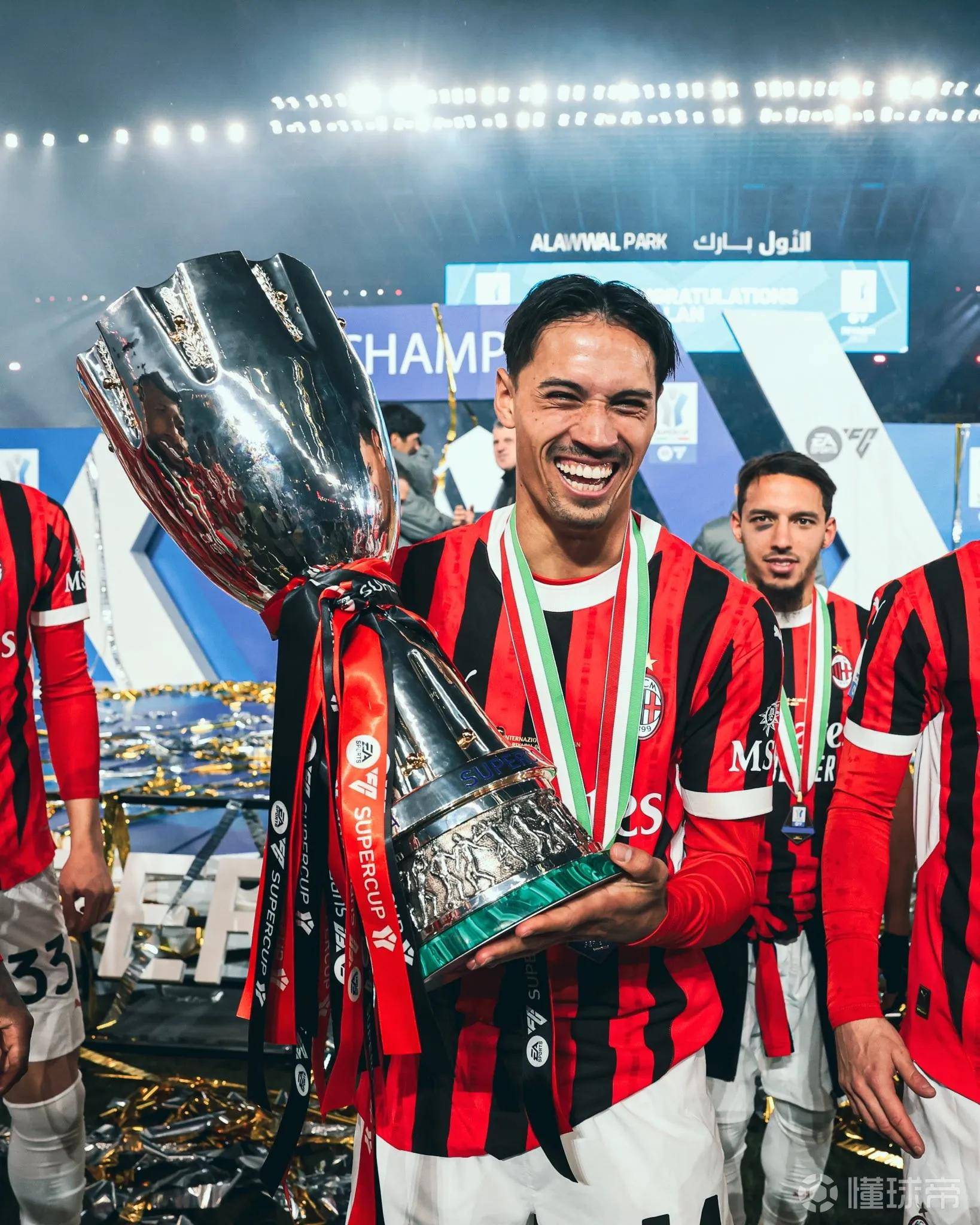 爱游戏亚洲官网-AC米兰中锋梅开二度，帮助球队继续领跑积分榜的简单介绍