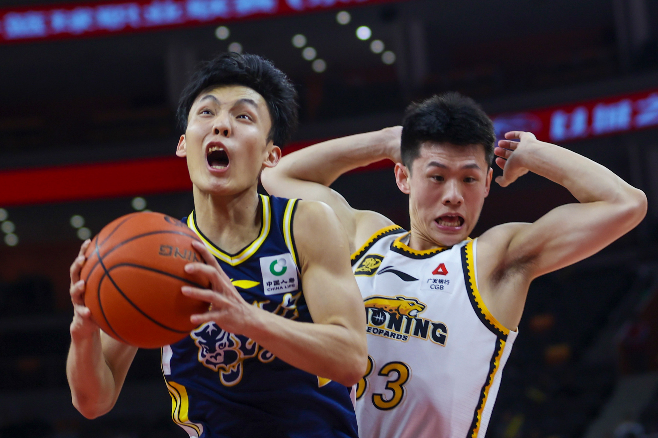 爱游戏网页版入口-CBA热门球队集训照曝光，队员磨砺自我提升实力的简单介绍