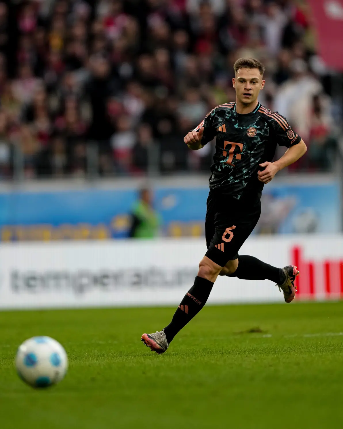 包含弗赖堡主场击败实力劲旅,展现强大战斗力的词条 包含弗赖堡主场击败实力劲旅,展现强大战斗力的词条