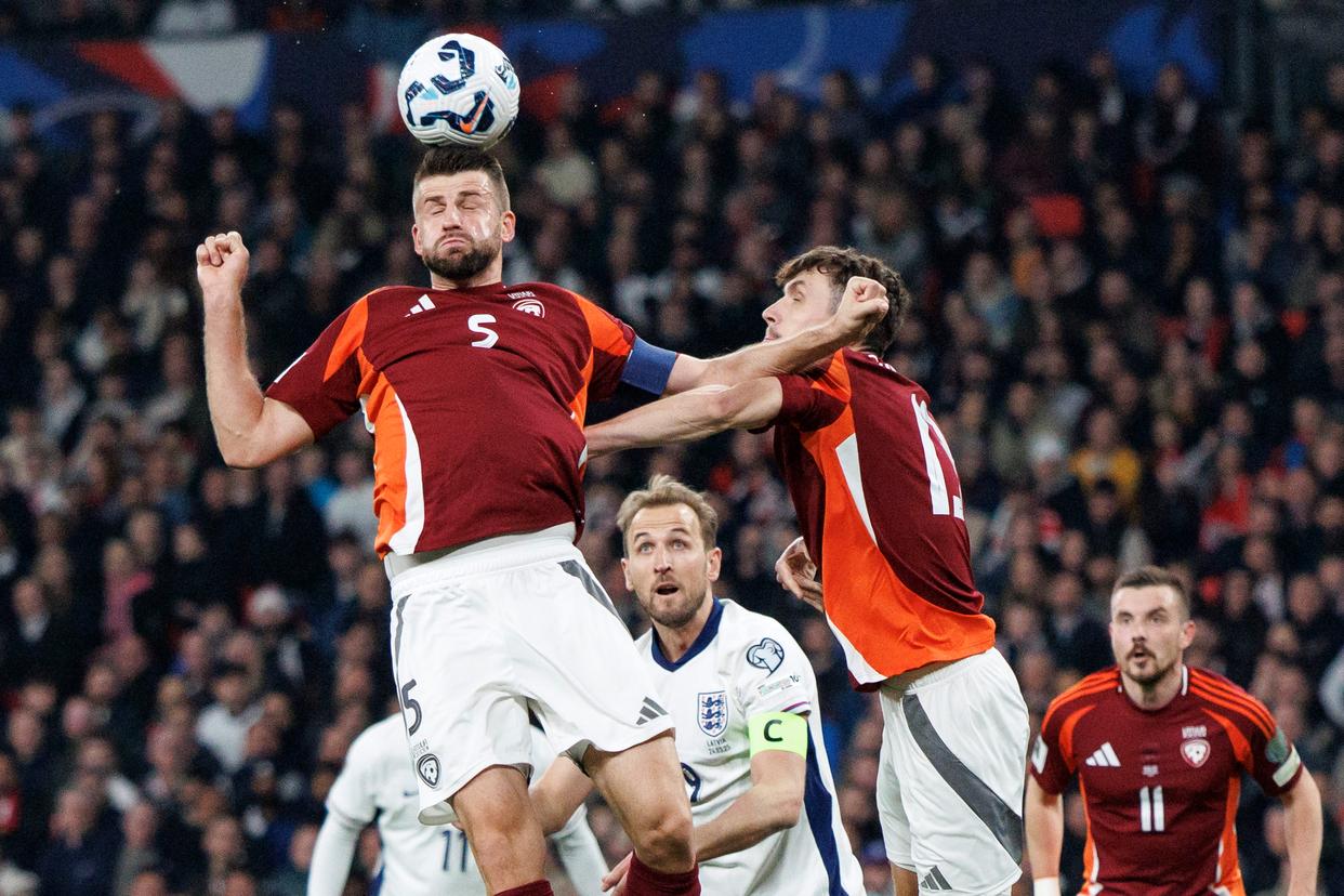 英格兰力克罗马尼亚,轻松晋级预选赛的简单介绍 英格兰力克罗马尼亚,轻松晋级预选赛的简单介绍