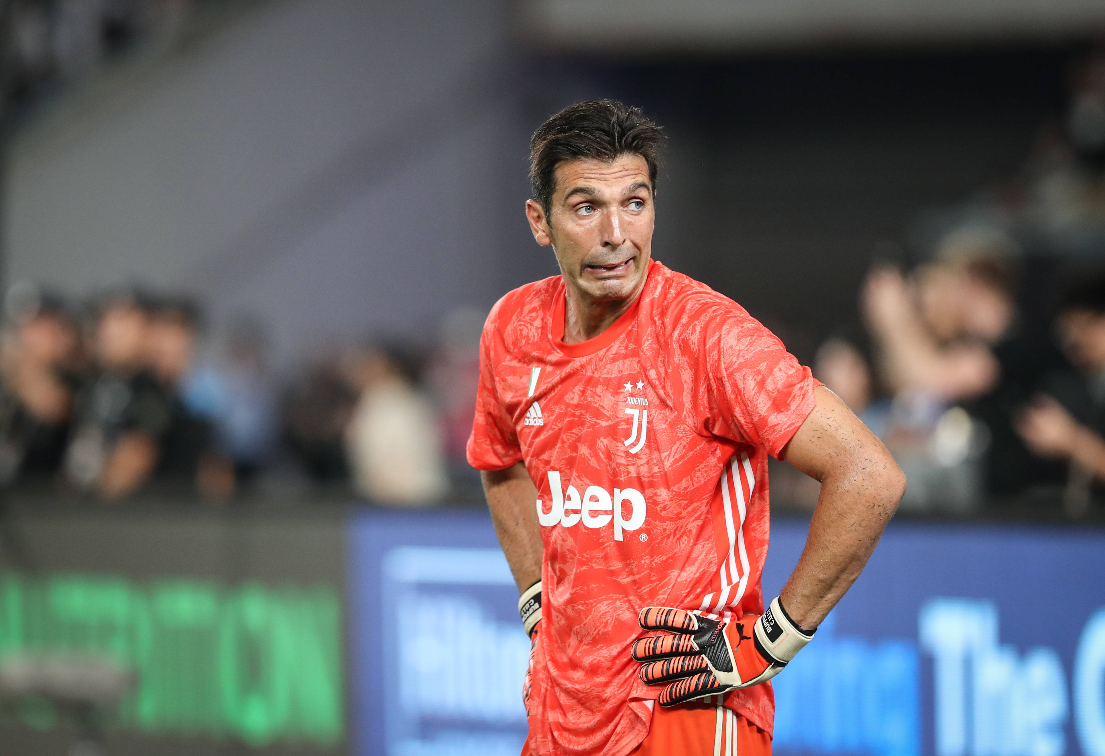 巴黎圣日耳曼官方确认布冯正式退役结束传奇门将生涯的简单介绍 巴黎圣日耳曼官方确认布冯正式退役结束传奇门将生涯的简单介绍