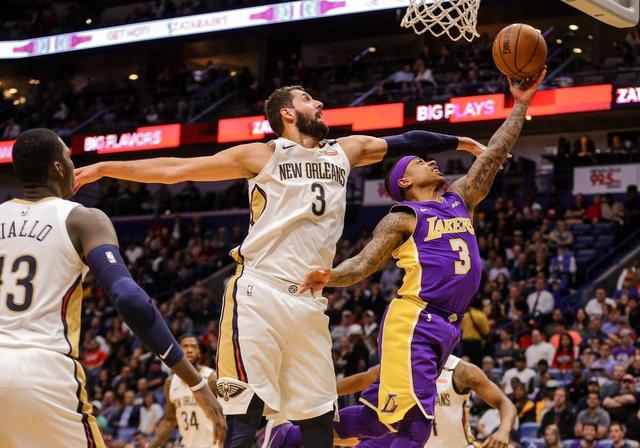 爱游戏官网app-意外之赛导致翻盘，强队失利落寞