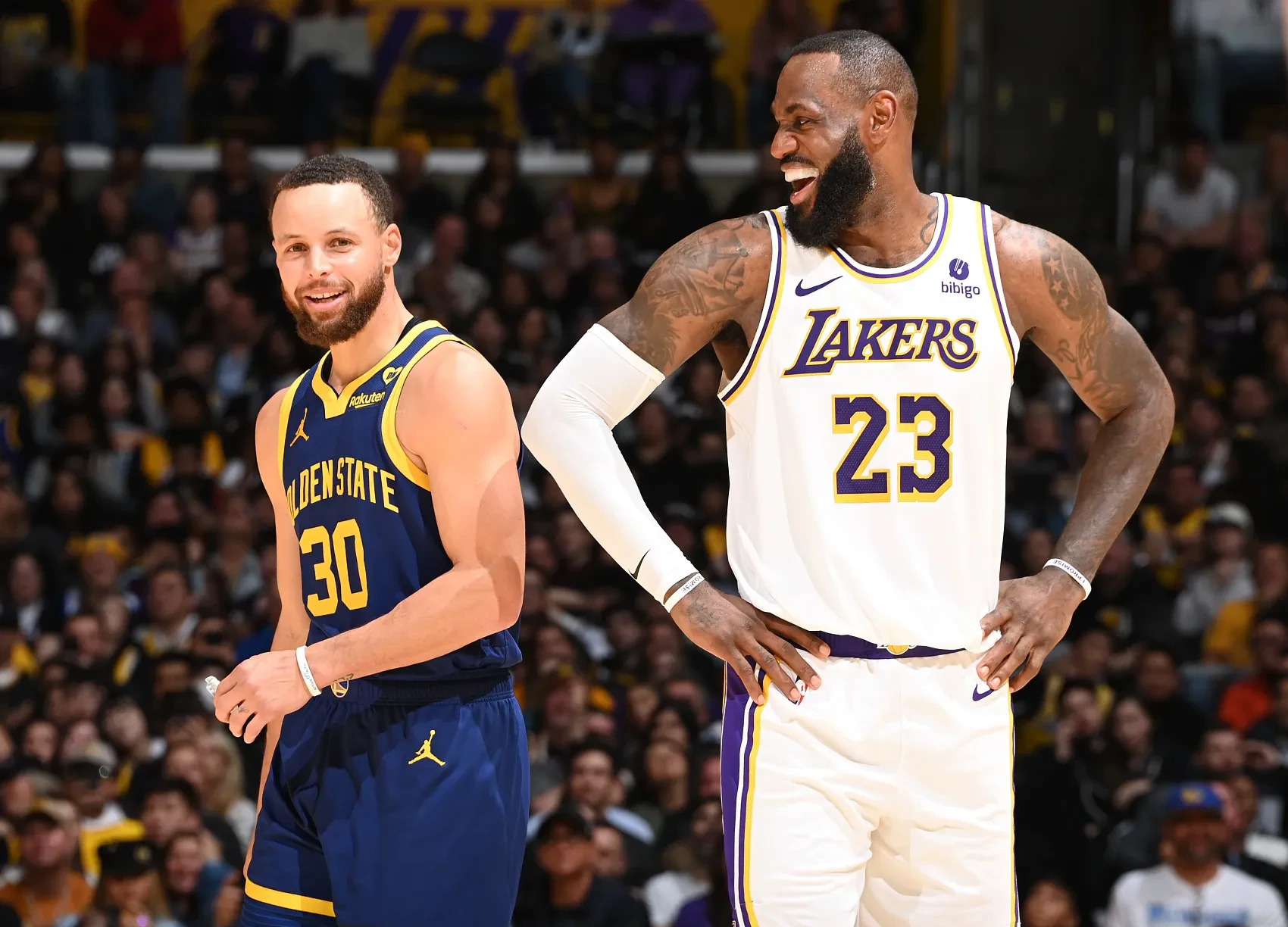 勇士不敌湖人,库里受伤离场 勇士不敌湖人,库里受伤离场