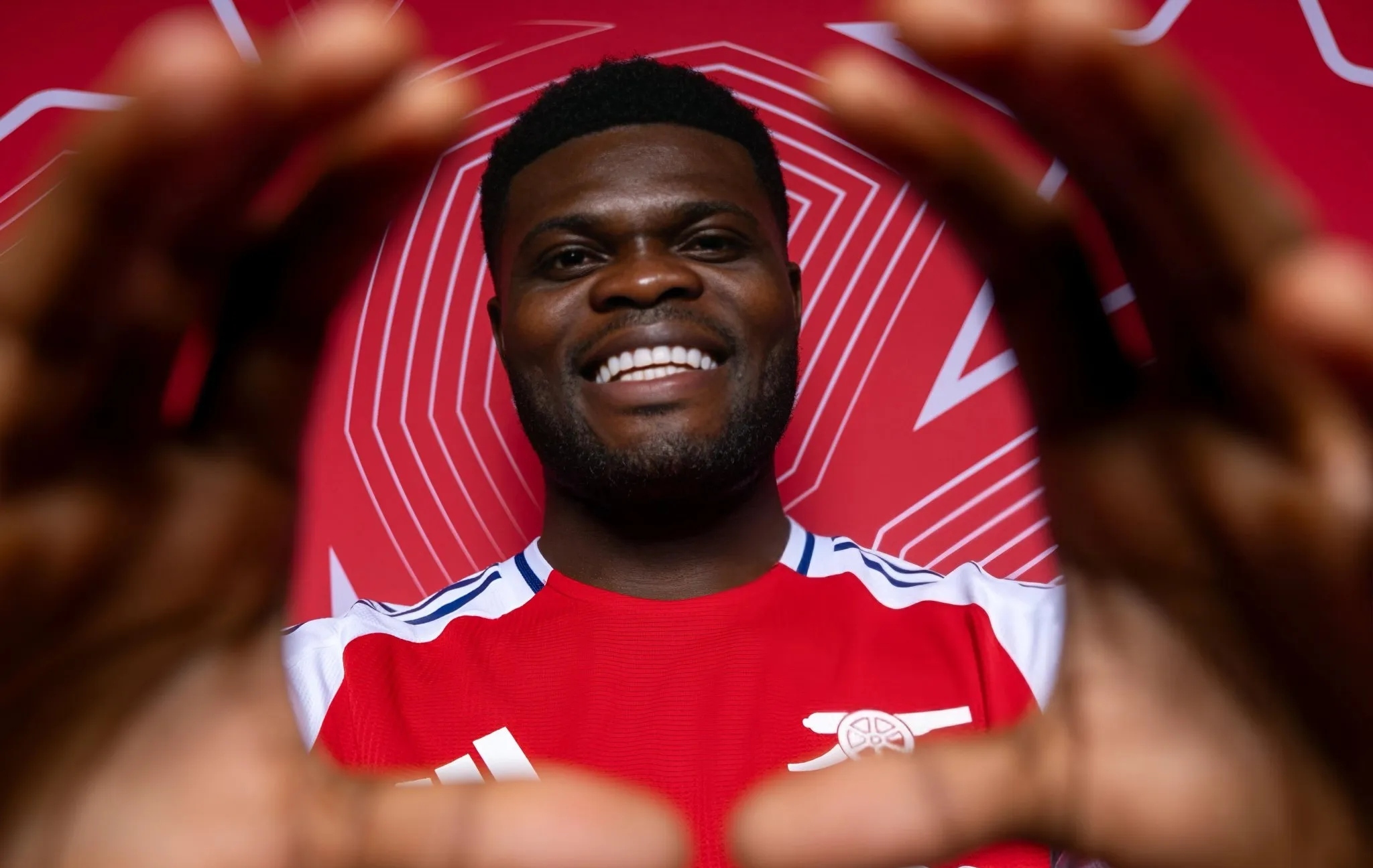 爱游戏电竞-包含阿森纳中场球员在社交媒体上煽动暴力的词条